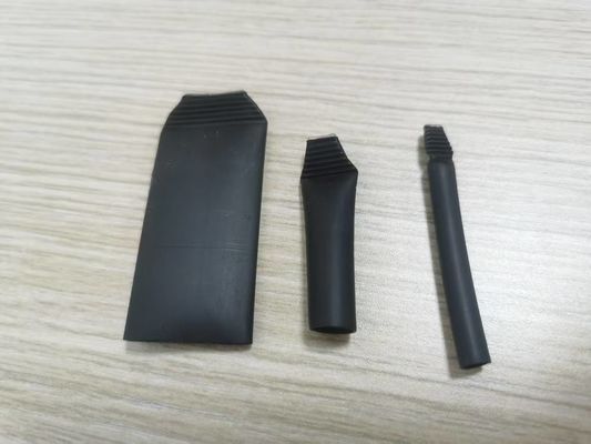 सील और पानी, नमी और रासायनिक चिपकने वाले आवरण से अछूता टोपी